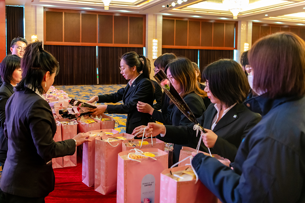 国际妇女节 | 祝福全体康辉女神节日快乐